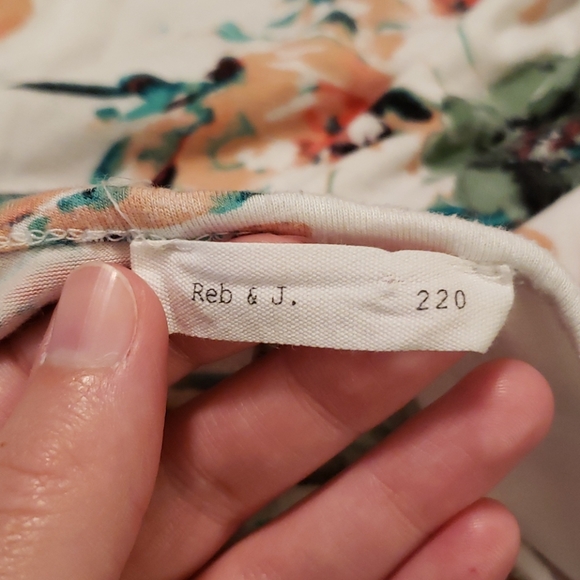 Beautiful Reb & J top - Picture 2 of 3